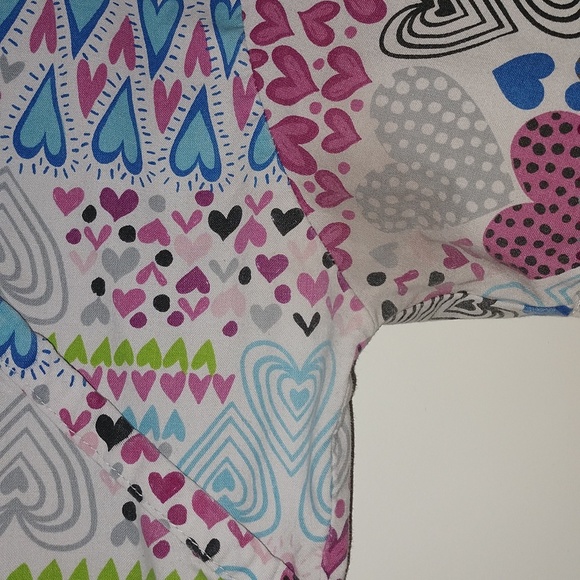 Bonita scrubs top - Picture 10 of 12